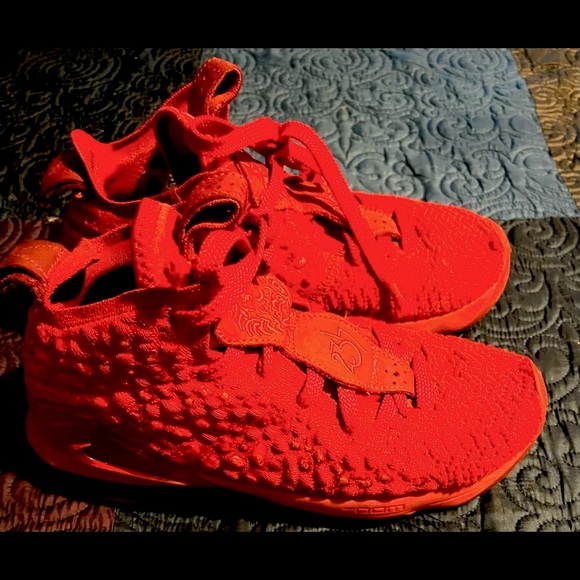 Nike Lebron 17 youth - Picture 1 of 6